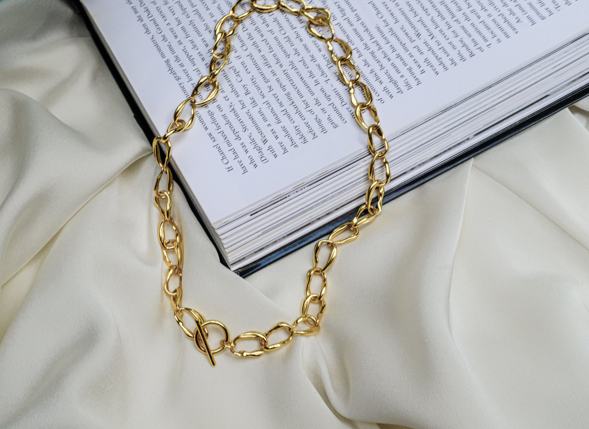 Solid gold, gold plated and stainless steel – a guide to caring for different types of jewellery - Aaria London