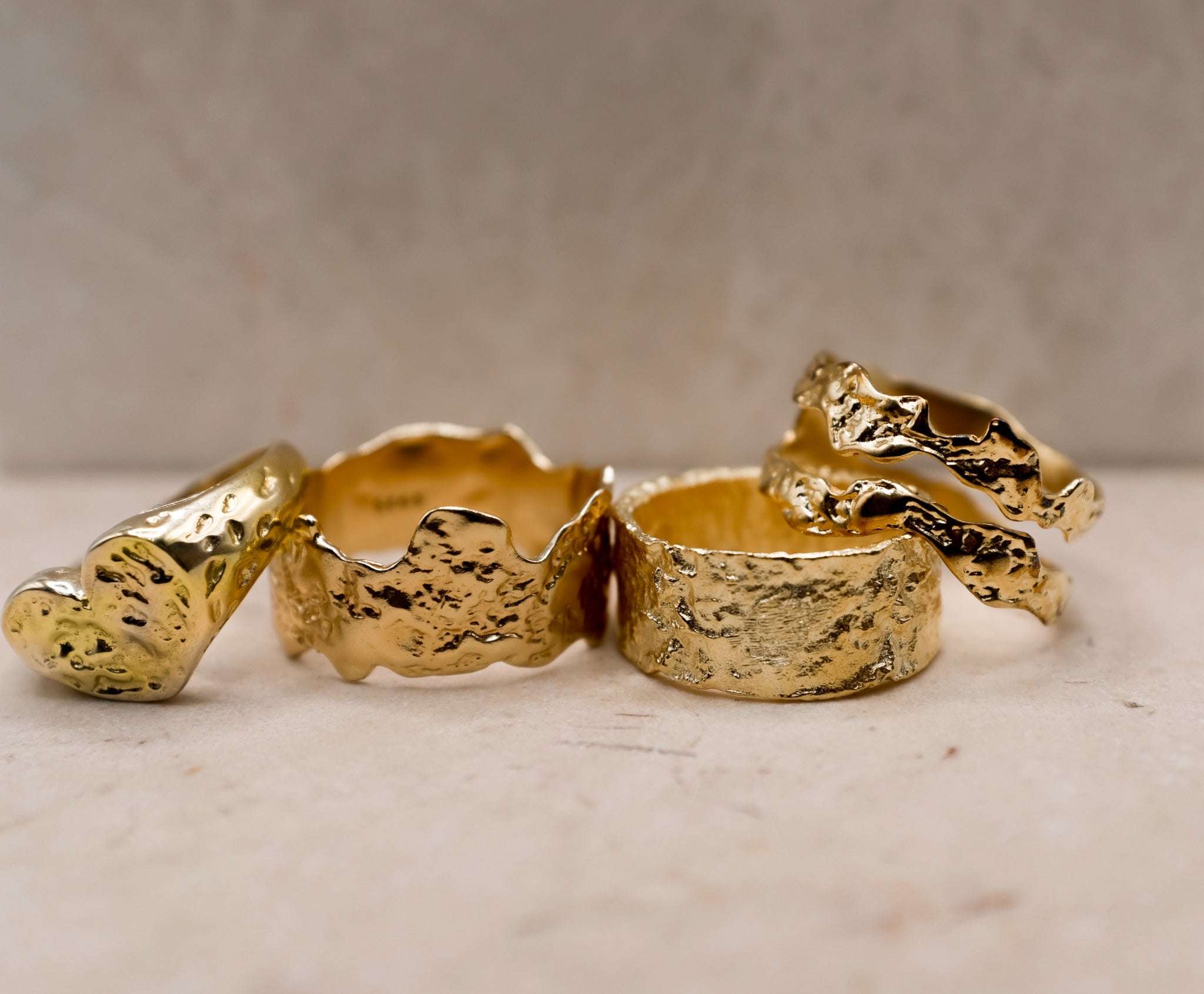 Heart Signet Ring - Gold - Aaria London