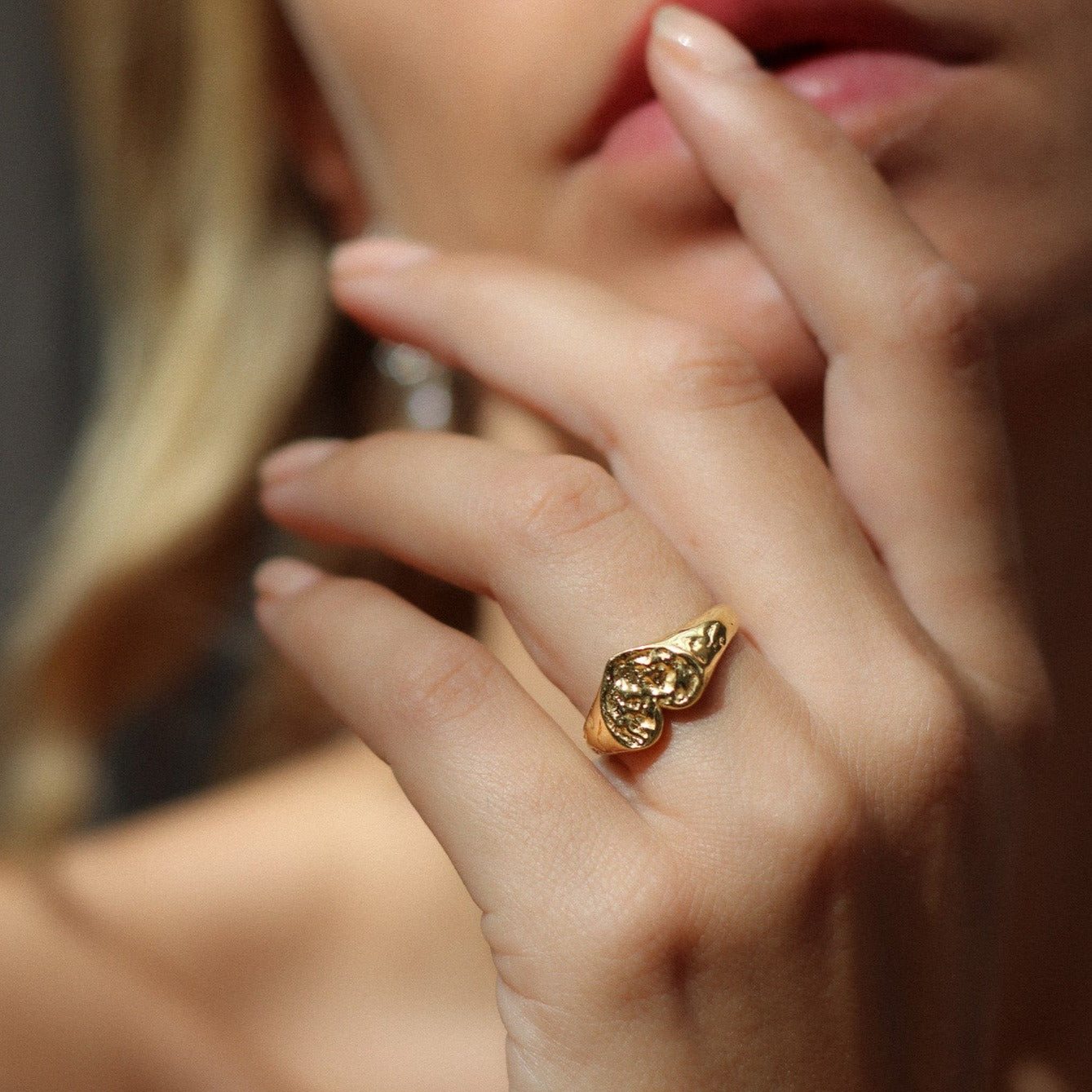 Heart Signet Ring - Gold - Aaria London