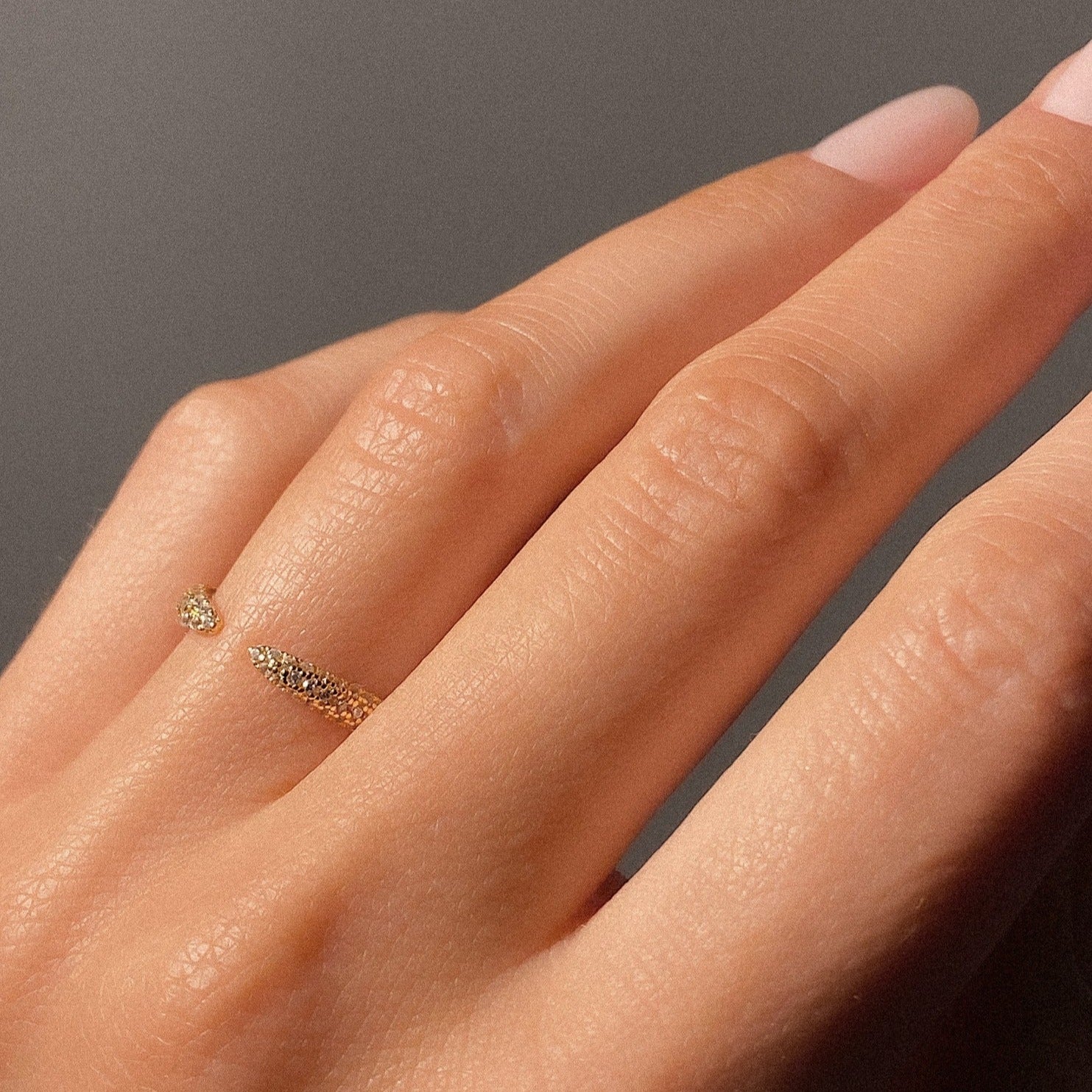 Claw Ring - Gold - Aaria London